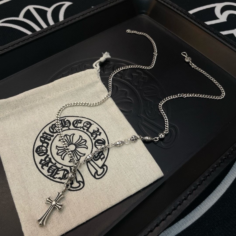 Ch*0me He**ts necklaces
